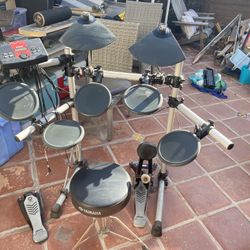Yamaha DTX Xplorer Drum Set