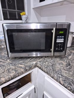 Emerson Stainless Steel Countertop Microwave