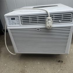 GE AC Unit 240V 18,000 BTU 