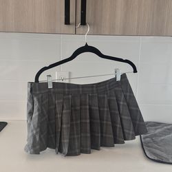 Edikted pleated mini skort (size medium)