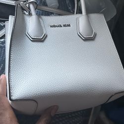 Michael Kors Sheila Medium Satchel 