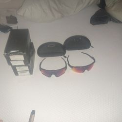 Oakley His And Hers Sun Glasses