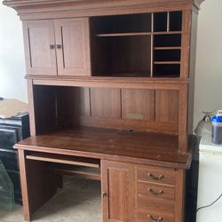 Full Size Computer Desk For your home  Office,  Bedroom, or garage.