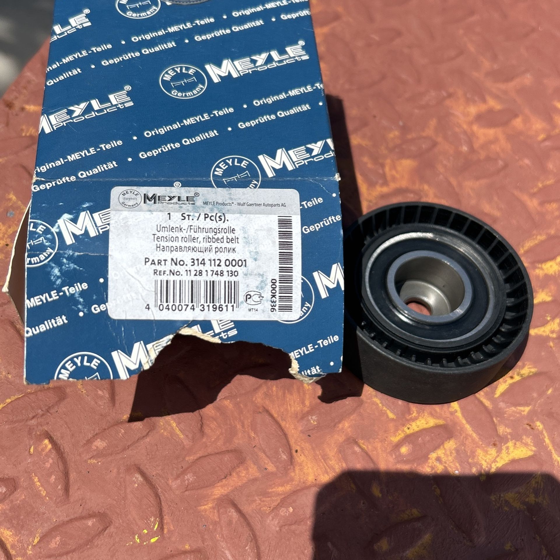 BMW 325 Pulley
