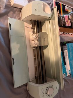 Cricut Cutting Machine