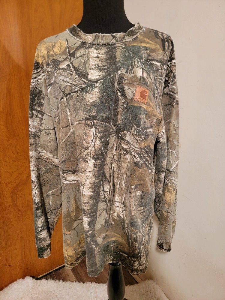 Carhartt × Realtree
Long Sleeve Sweatshirt Size Medium
