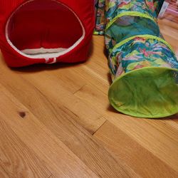 Cat Play Tunnel And Bed/Hiding Soft Box With Pillow