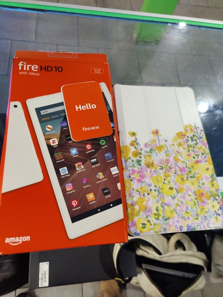 Amazon Fire HD 10 Tablet 32GB in like new Condition.10" FHD Octa-Core. Comes with Case and Charger.
