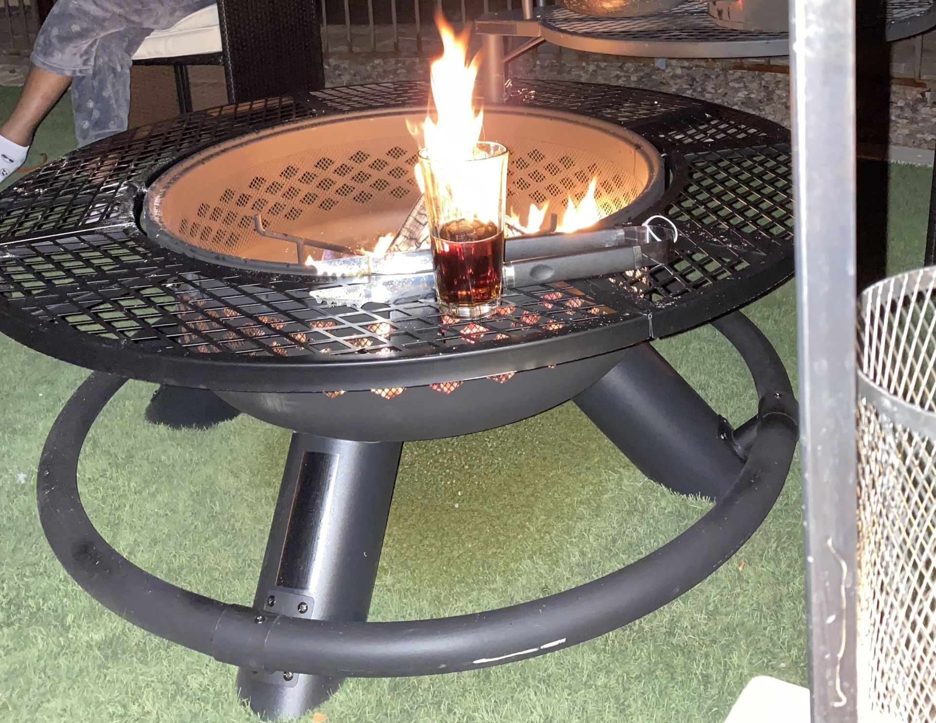 Fire pit /BBQ Grill