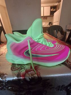 Nike Basketball Sneakers Pink and Green