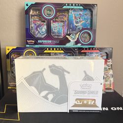 Charizard Ultra Premium Collection