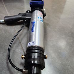 Newborn Pneumatic Caulk Gun