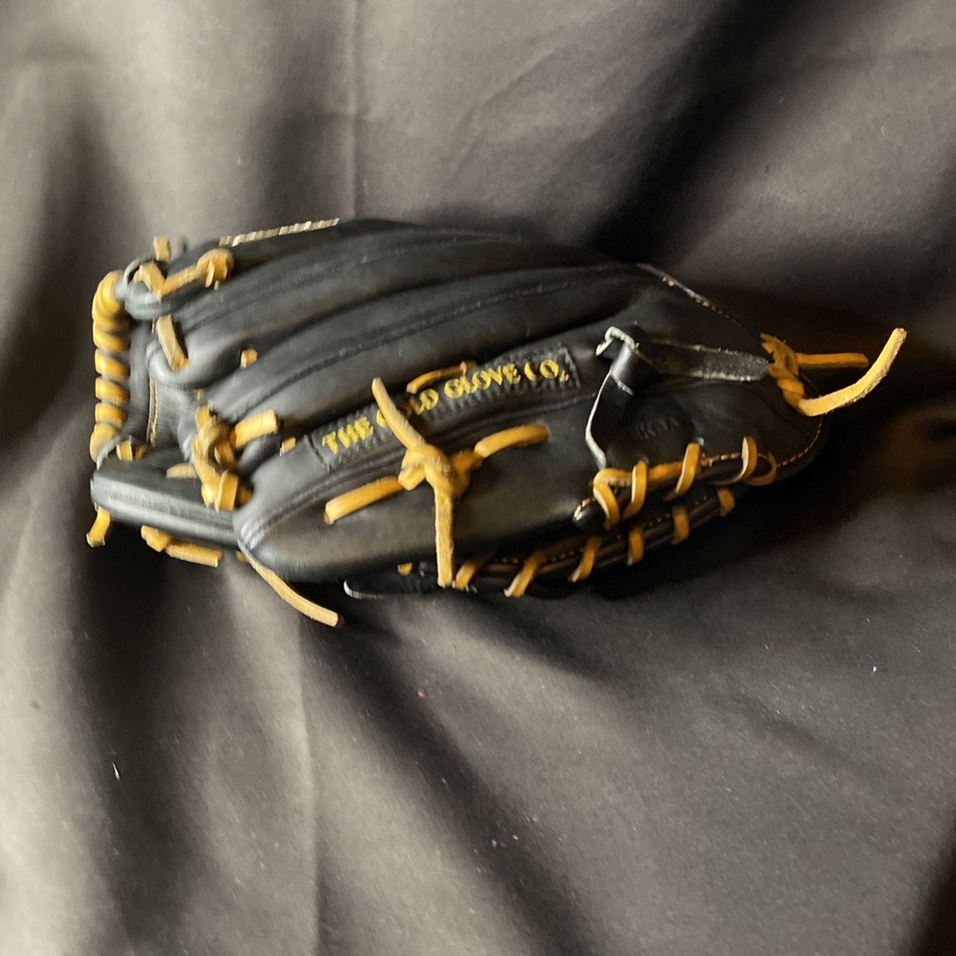 Rawlings Baseball Glove 