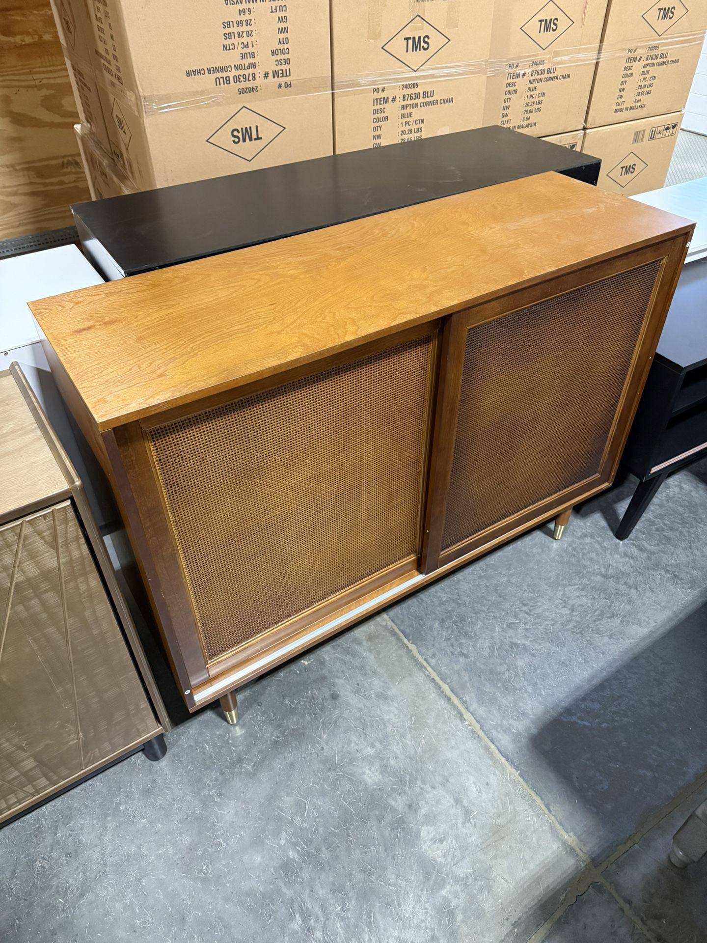 Modern Buffet 