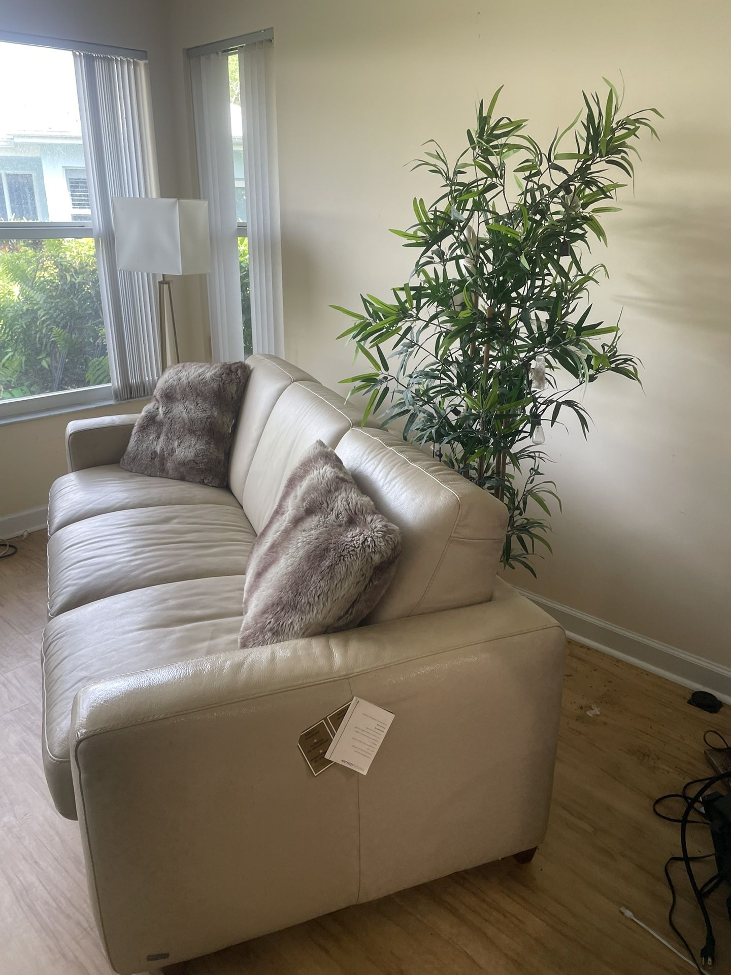 Natuzzi Leather Sofa Bed