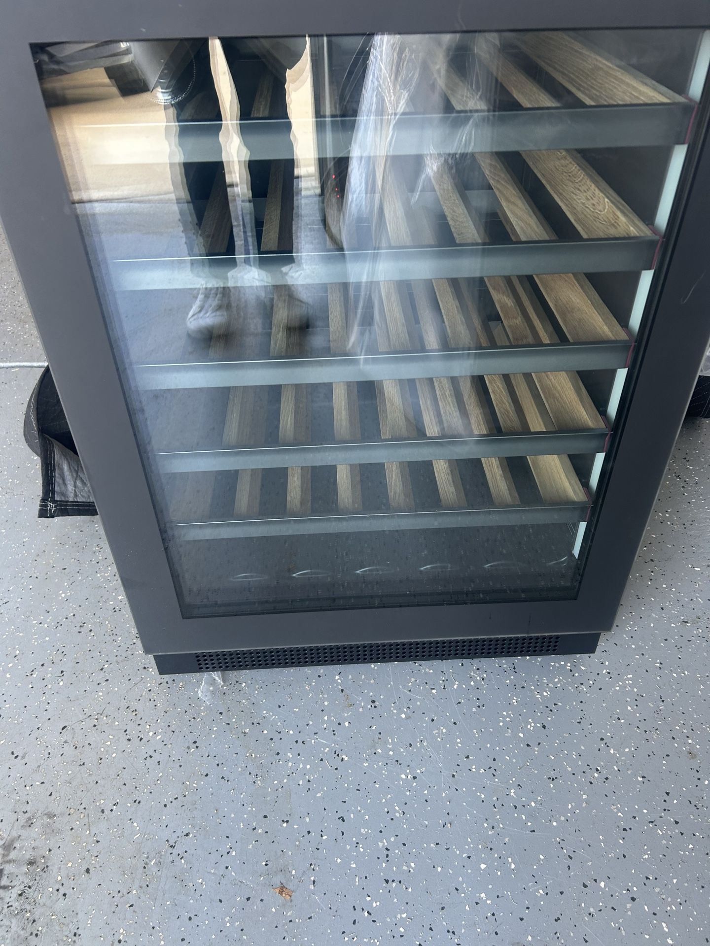 41 Bottle Single Zone Wine Fridge