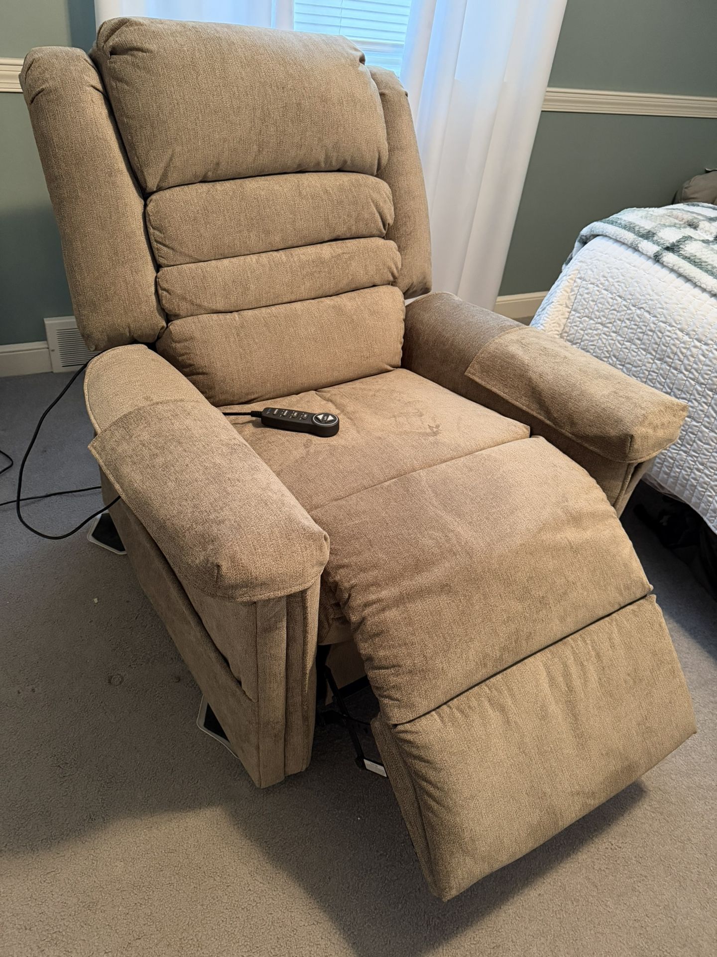 Power Heated Massage Lift Chair / $500 Firm