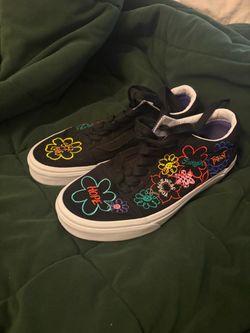 Vans “Cultivate Care”  size 5 men