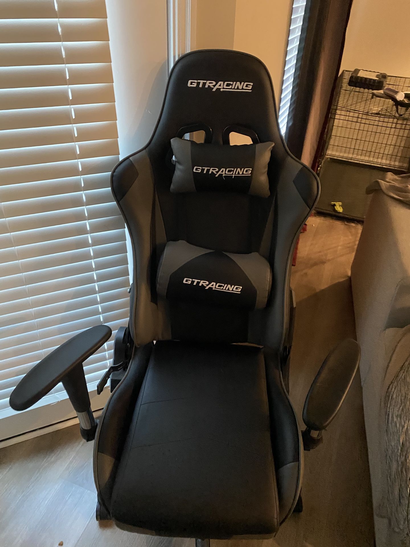 OBO: Computer Chair