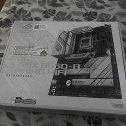 ROG strix b650 gaming wifi motherboard