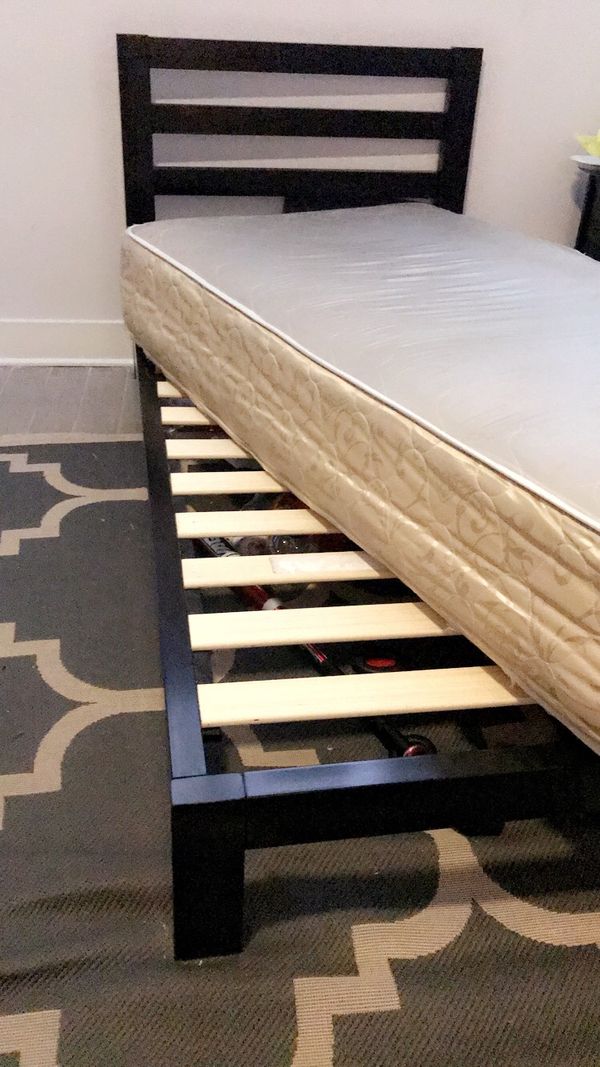 2 Twin Metal Bed Frames For In Chicago Il Offerup 2 Twin Metal Bed Frames Chicago