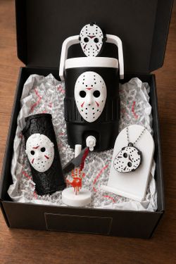 Jason Voorhees Horror Bundle – 4-Piece Set
Includes: