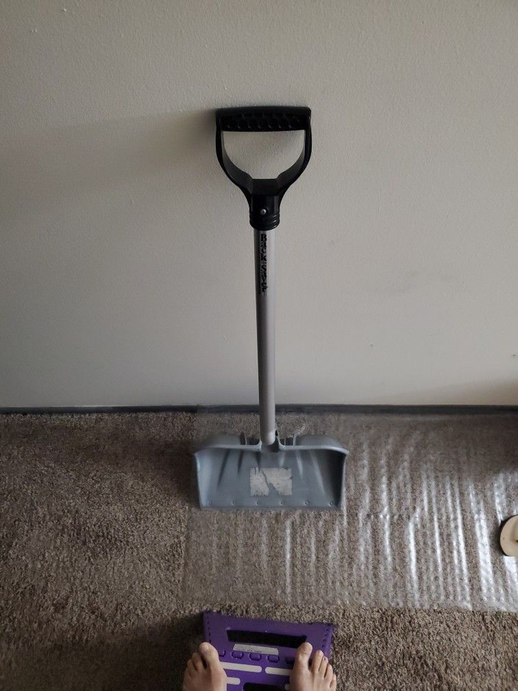 Snow Shovel 