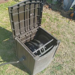 Garden hose box