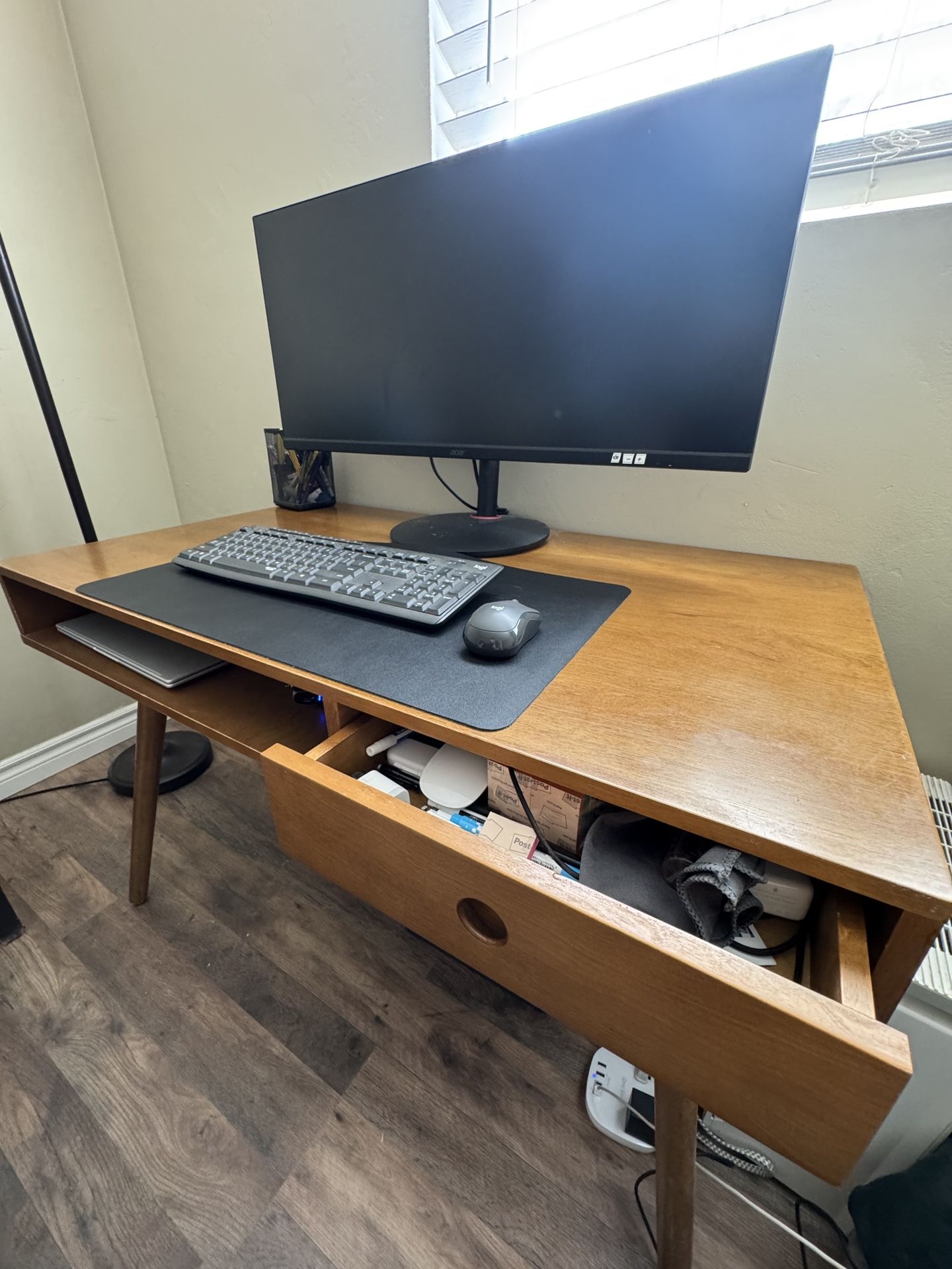 Mid-Century Modern Wood Desk with Storage – Great Condition!