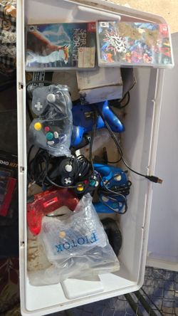 Nintendo Switch games and controllers
