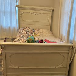 Antique Full Size Bed With Mattress 