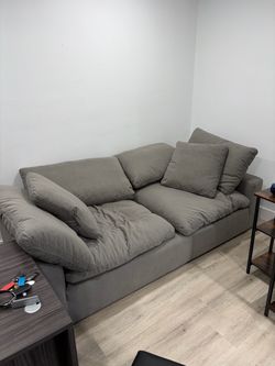 Comfortable couch 95x44”