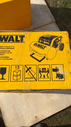 DEWALT 4.5 Gallon Portable Air Compressor