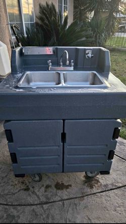 Cambro portable sink w/heater