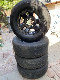 Toyota 4RUNNER Tire