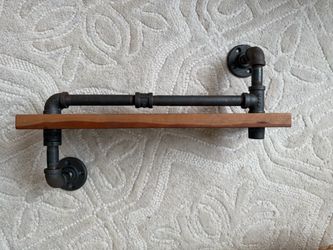 Industrial Pipe Wall Shelf – Wood & Black Iron, 18” Wide