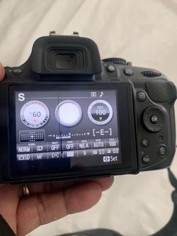 Nikon D5200 (2) Lenses