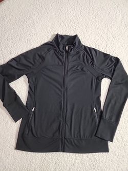 Gap Fit Woman's Jacket Size M with Thumb-Hole Cuffs Vietnam