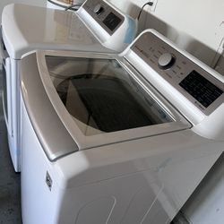 LG Washer & Dryer Set - Like New!