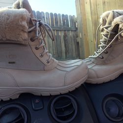 Uggz Men’s Boots  Size 9