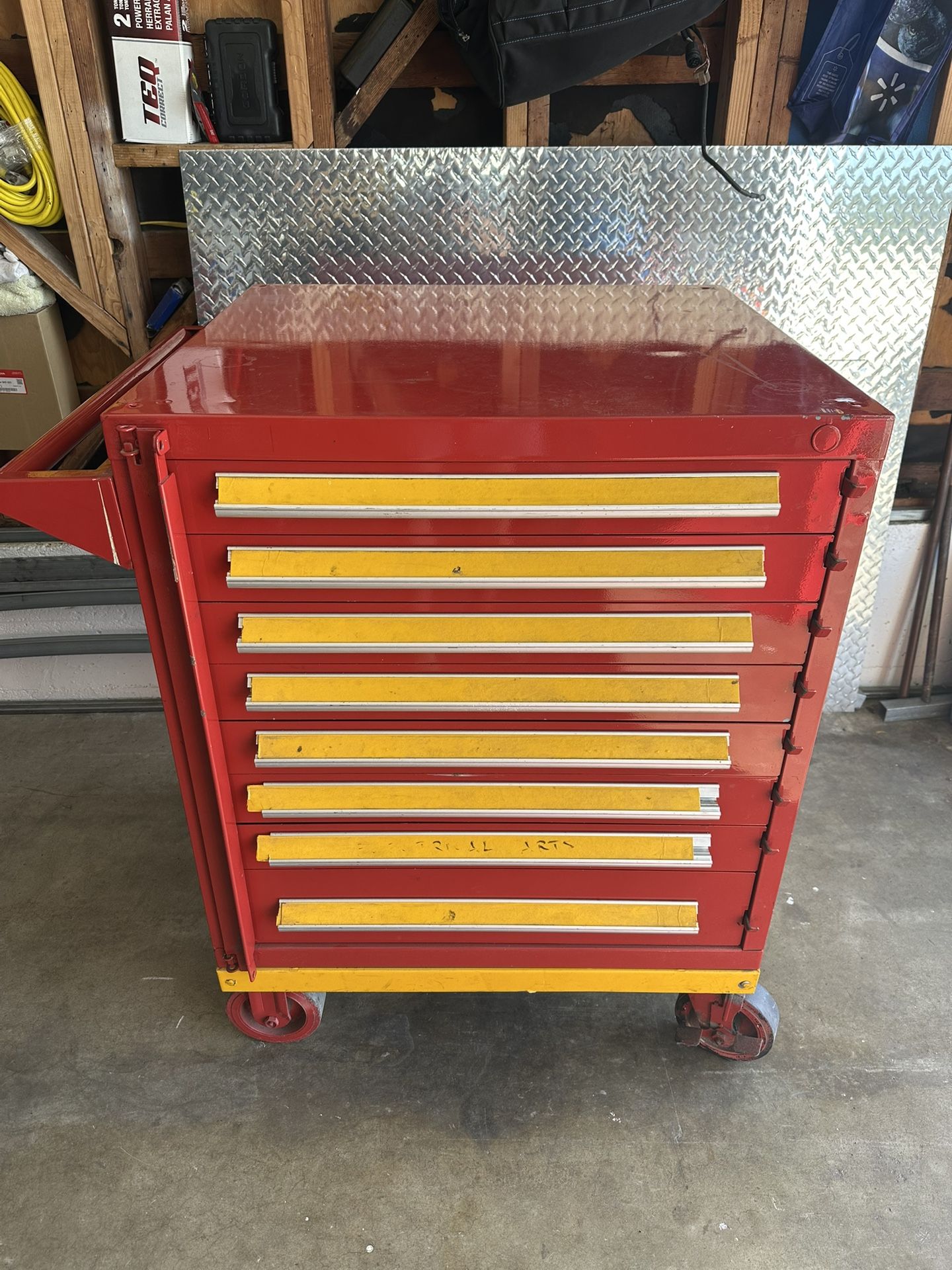 Vidmar Tool Box Red