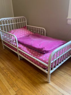 Toddler bed