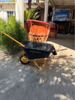 Stanley Jr. Kids Wheelbarrow
