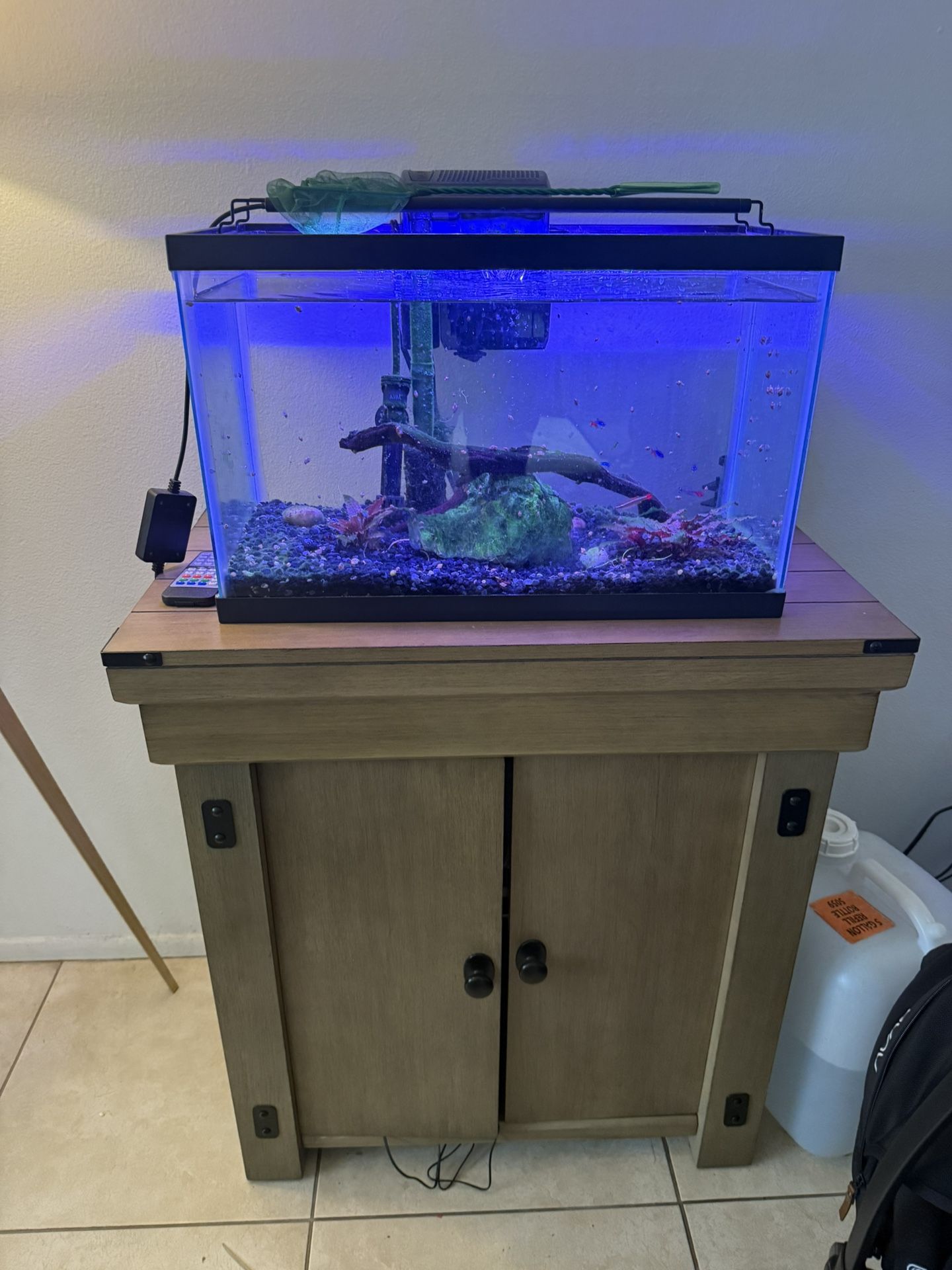 Fish Tank And Stand 10 Gallon