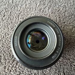 Canon RF 50mm f/1.8 STM Lens - Mint Condition!