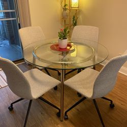 Beautiful Glass Table And 4 Chairs
