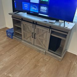 TV STAND 