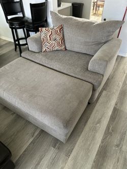 Chair + Ottoman Thumbnail