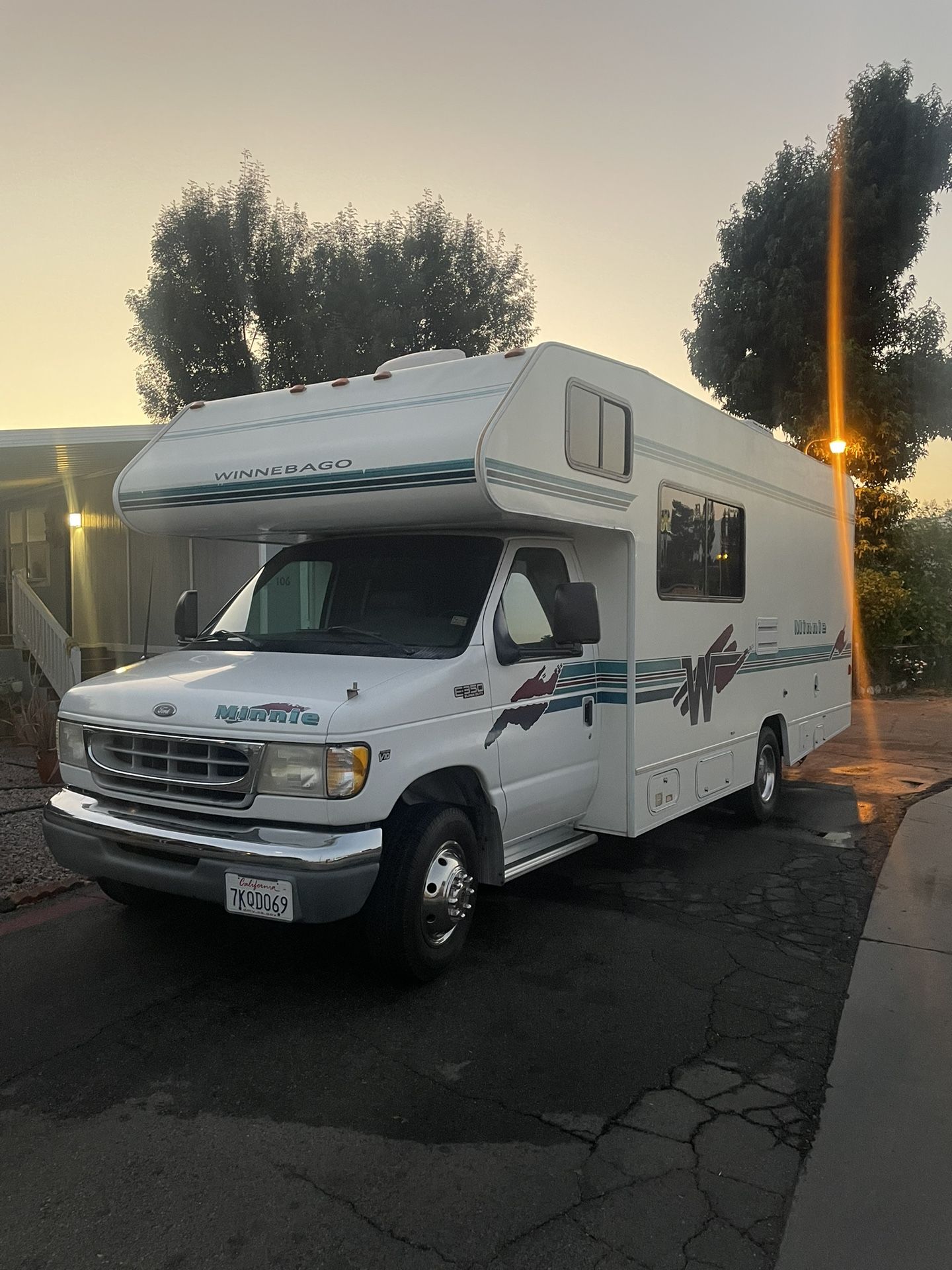 2000 Winnebago 24 Foot