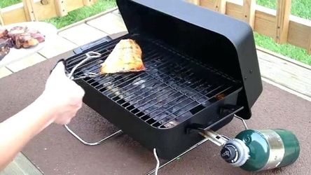 Weber portable take anywhere propane grill
